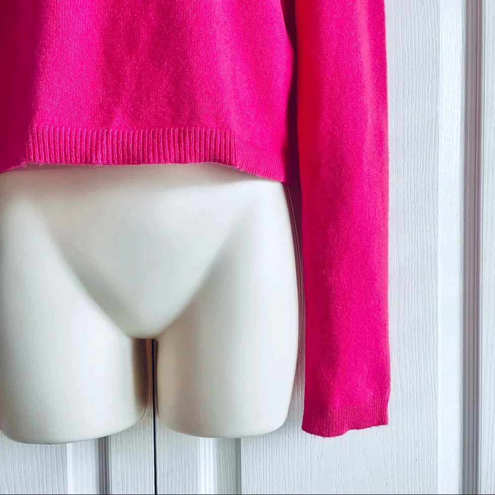 Alice + Olivia Ciara Long-Sleeve Cropped Sweater - Picture 4 of 8